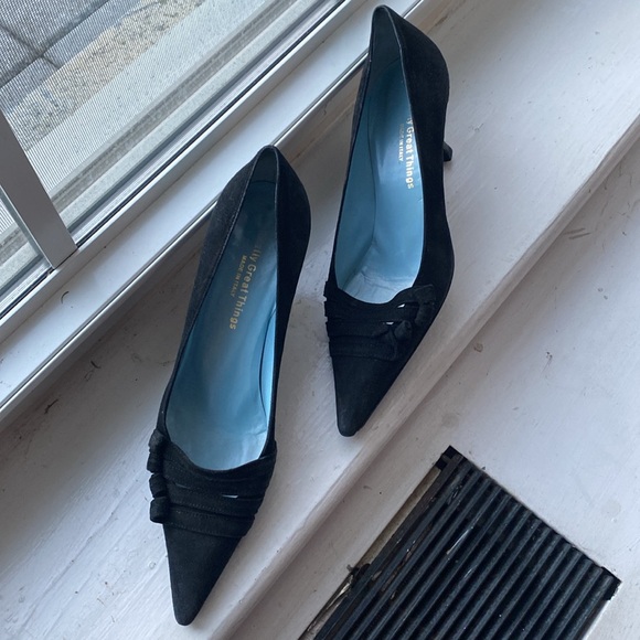 Gorgeous, black suede heels - Picture 1 of 9